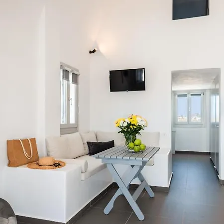 G & W Suites Foinikia  Exterior photo