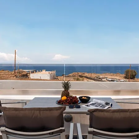 G & W Suites Foinikia  Exterior photo