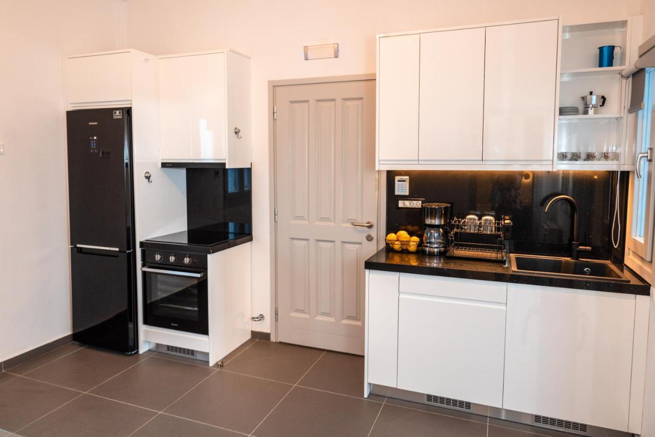 Apartment G & W *