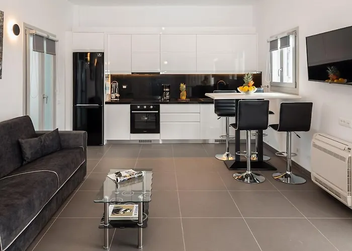 G & W Suites