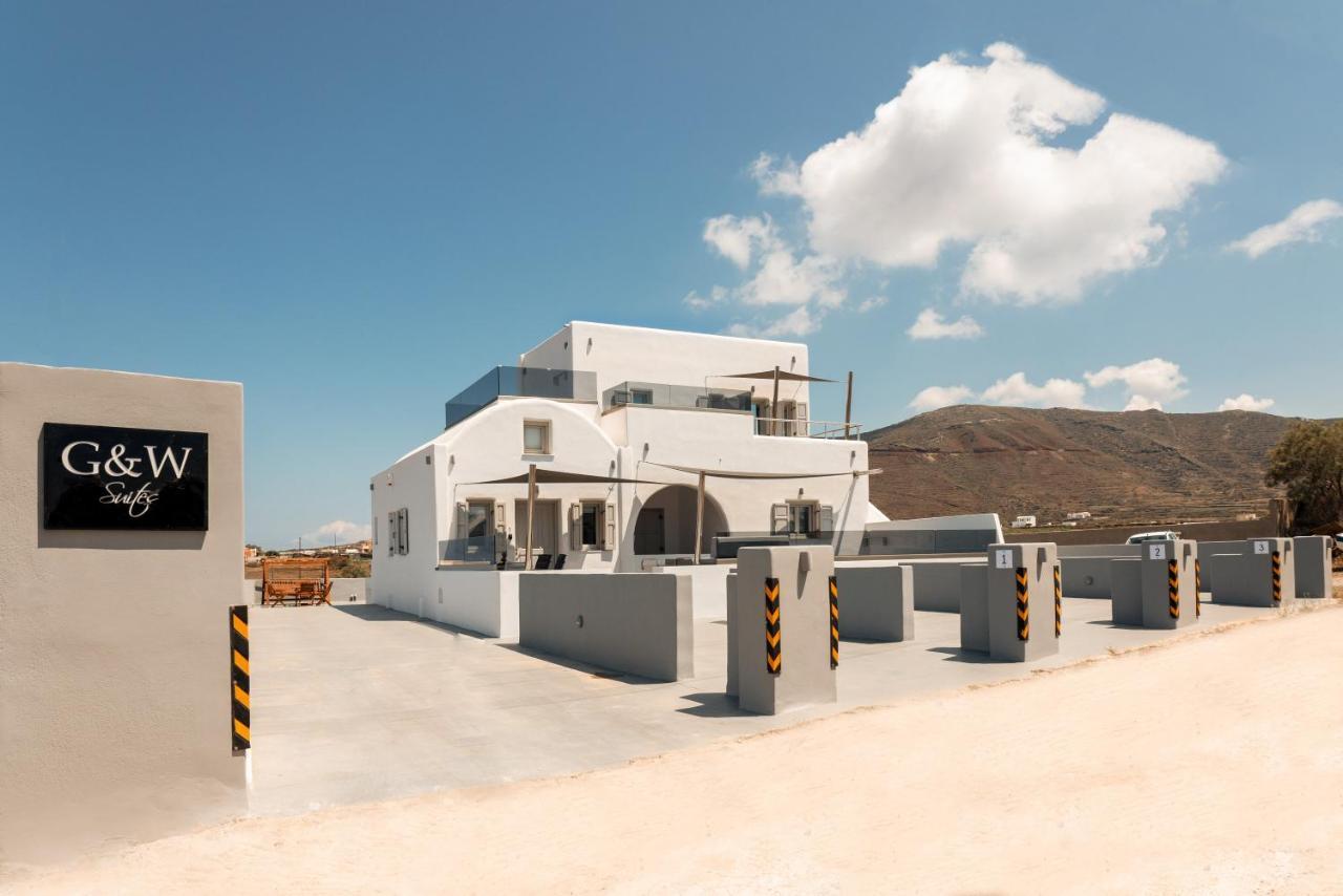 G & W * Foinikia (Santorini)