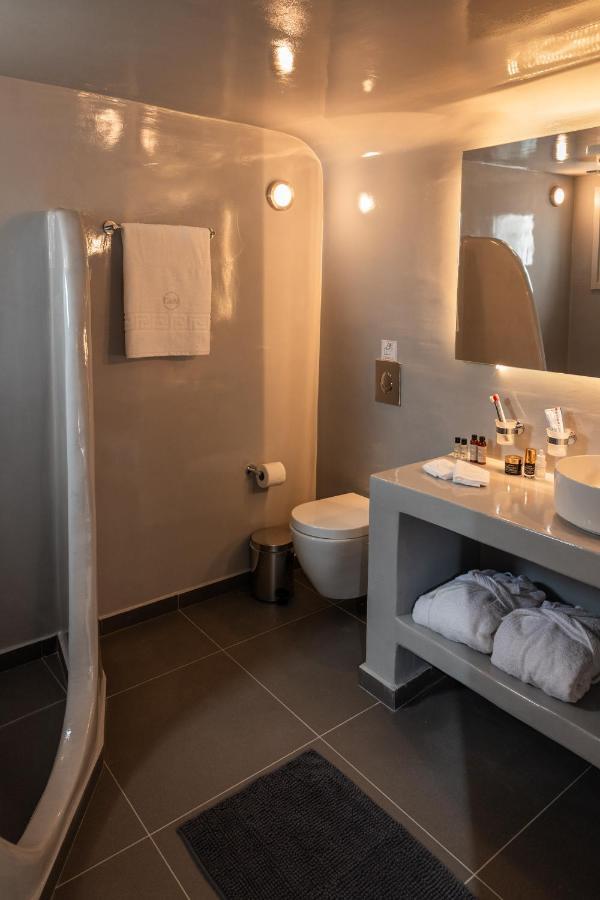 G & W Apartment Foinikia (Santorini)
